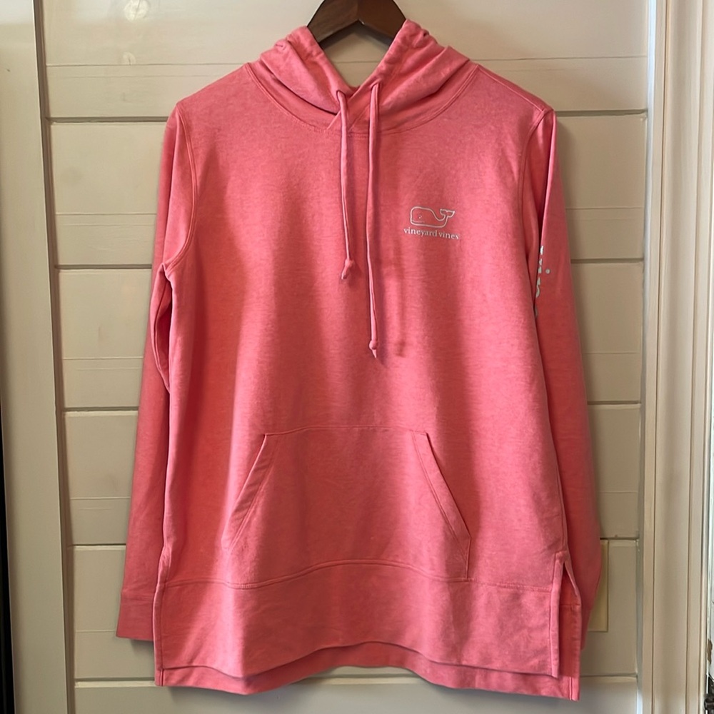 Vineyard Vines Hooded
Sweatshirt with Kangaroo Pouch, Size S.